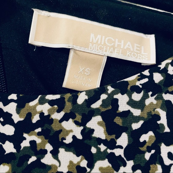 Michael Kors Camo Print Jersey Dress - Picture 4 of 9